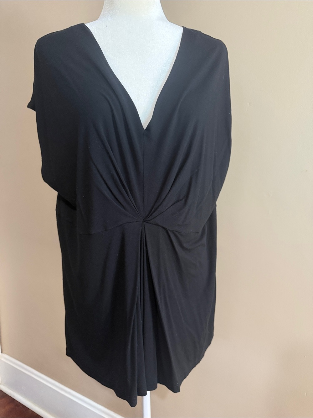 Studio 1940 Black V-Neck Twist-Front Tunic Dress